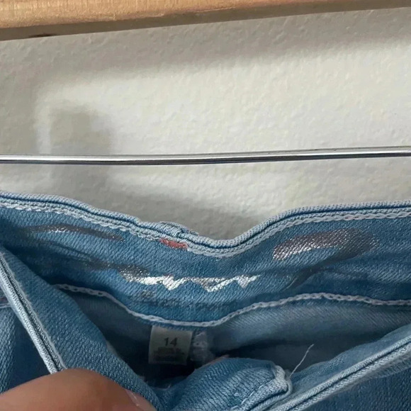 Seven 7 women’s denim shorts light wash raw hem size 14 - Picture 5 of 5